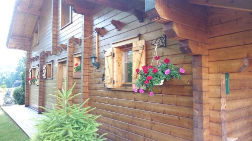 Chalet (6-8 People)