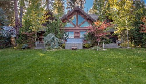 Four bedroom holiday home 