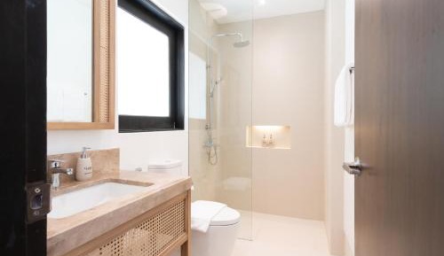 Beachside Room with Free Roundtrip Lio Airport Transfers
