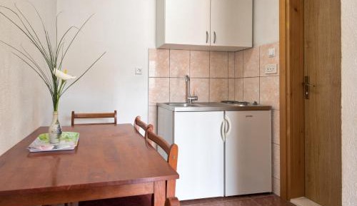 Apartment with Garden View