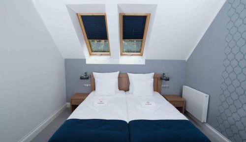 Twin Room with Private Bathroom