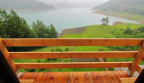 Apartment with Lake View