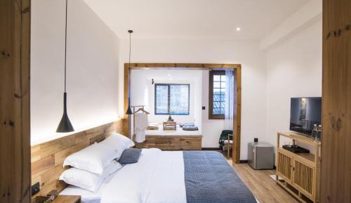Deluxe Double Room with Bath