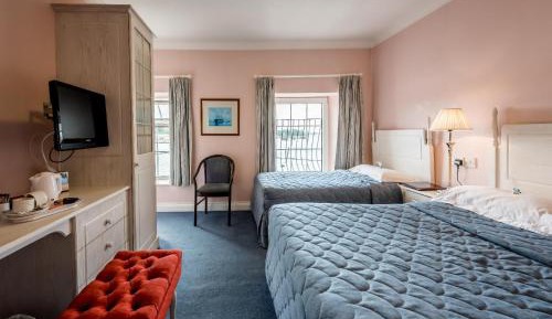 Double or Twin Room with Sea View