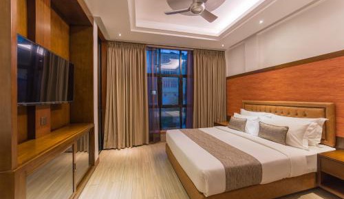 Executive Suite with Balcony (Free Return Airport Transfer)