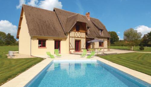 Four-Bedroom Holiday Home