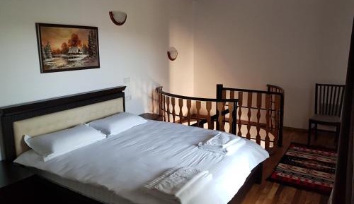 King Studio with Sofa Bed
