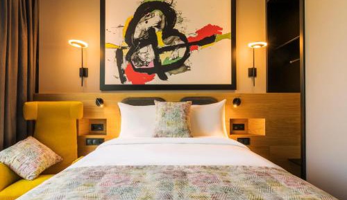 Urban King Room