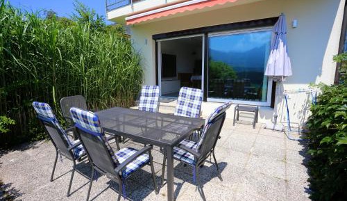 One-Bedroom Apartment with Terrace