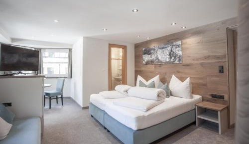 Triple Room with Balcony