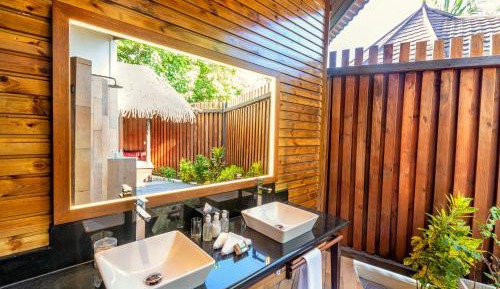  Premium Beach Villa with Jetted Tub