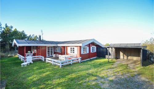 Three-Bedroom Holiday Home 