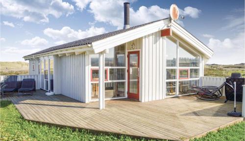 Three-Bedroom Holiday Home 