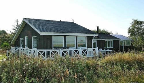 Three-Bedroom Holiday Home 