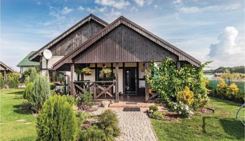 Three-Bedroom Holiday Home 