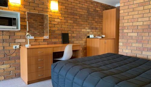 Standard Queen Room
