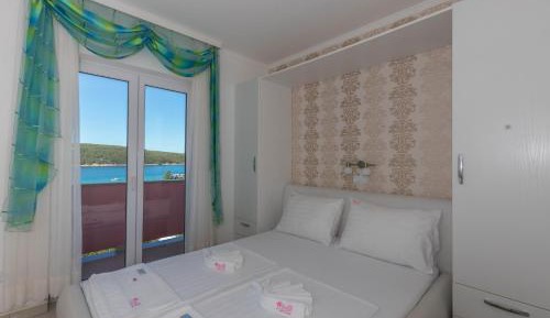 Two-Bedroom Apartment with Terrace and Sea View
