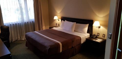 Queen Room