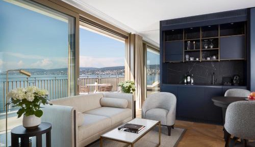 Penthouse One Bedroom Suite