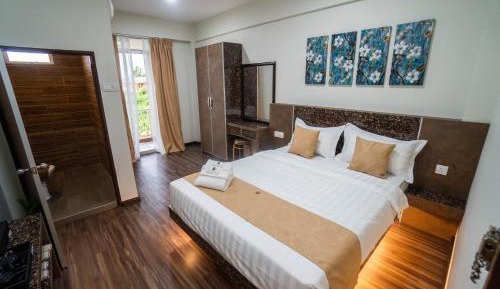 Deluxe King Room