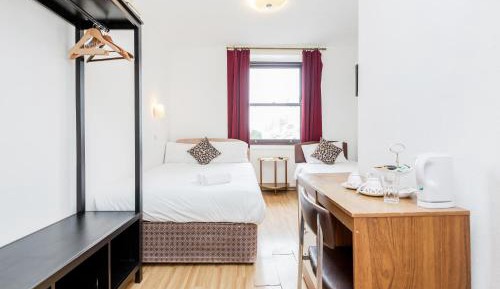 Triple Room with Private Bathroom