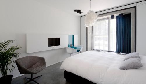 Deluxe Double Room with Shower