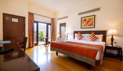 Hill View Dalan - Premium Hill View Room
