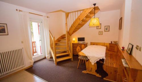 Two-Bedroom Apartment - Split Level