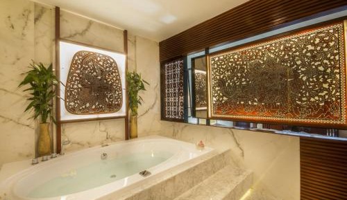 Lotus Suite