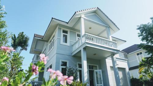 Premium Four-Bedroom Villa - Golf View & Sea View