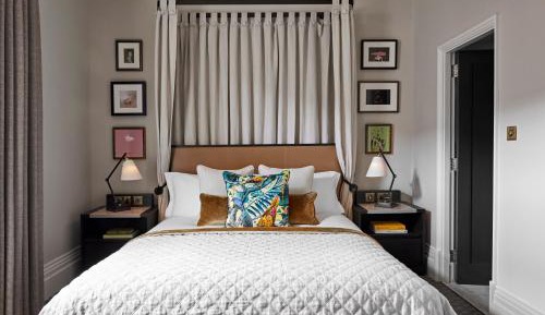 Queen Room