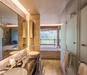 Terrace Hot Spring Retreat - Twin