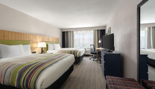 Queen Room with Two Queen Beds - Non-Smoking