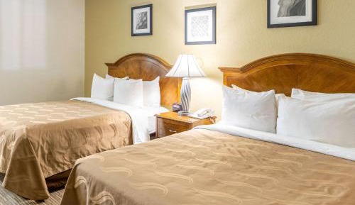 Economy Queen Room with Two Queen Beds - Non-Smoking