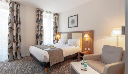 1 Queen Suite