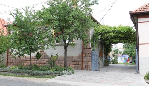 Apartment (4 Adults) - Arany János utca 