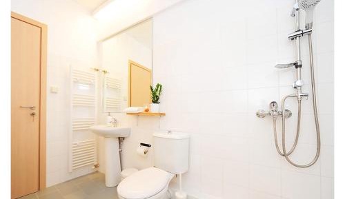 One-Bedroom Apartment with Balcony - Live in Athens #08