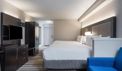 Queen Suite with Two Queen Beds