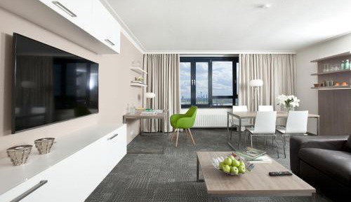 Large Comfort Studio