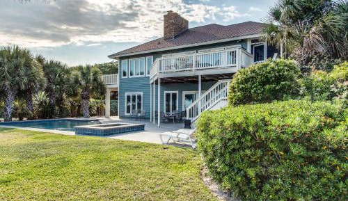Five Bedroom Holiday Home