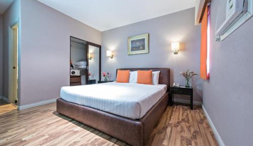 Deluxe King Room