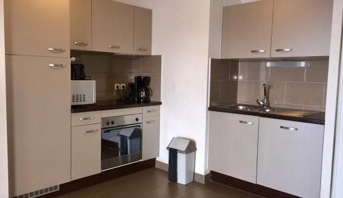One-Bedroom Alcove or Two-Bedrooms (6 Adults)