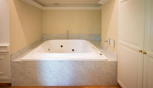 Suite with Spa Bath