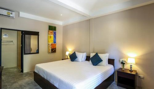 Deluxe Double or Twin Room
