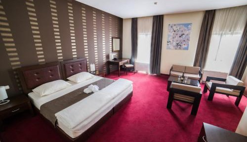 Deluxe Double Room with Extra Bed