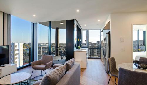 Three Bedroom Two Bathroom City View Apartment