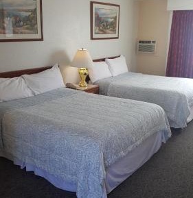 Queen Room with Two Queen Beds with Kitchenette