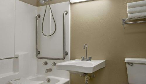 King Room - Mobility Access/Non-Smoking