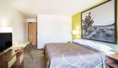 Queen Room - Disability Access/Non-Smoking