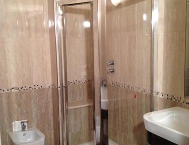 Quintuple Room